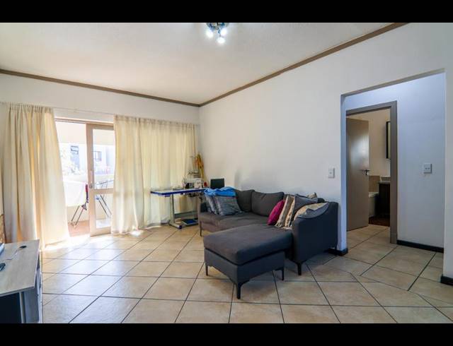 2 BEDROOM APARTMENT FOR SALE IN LONEHILL